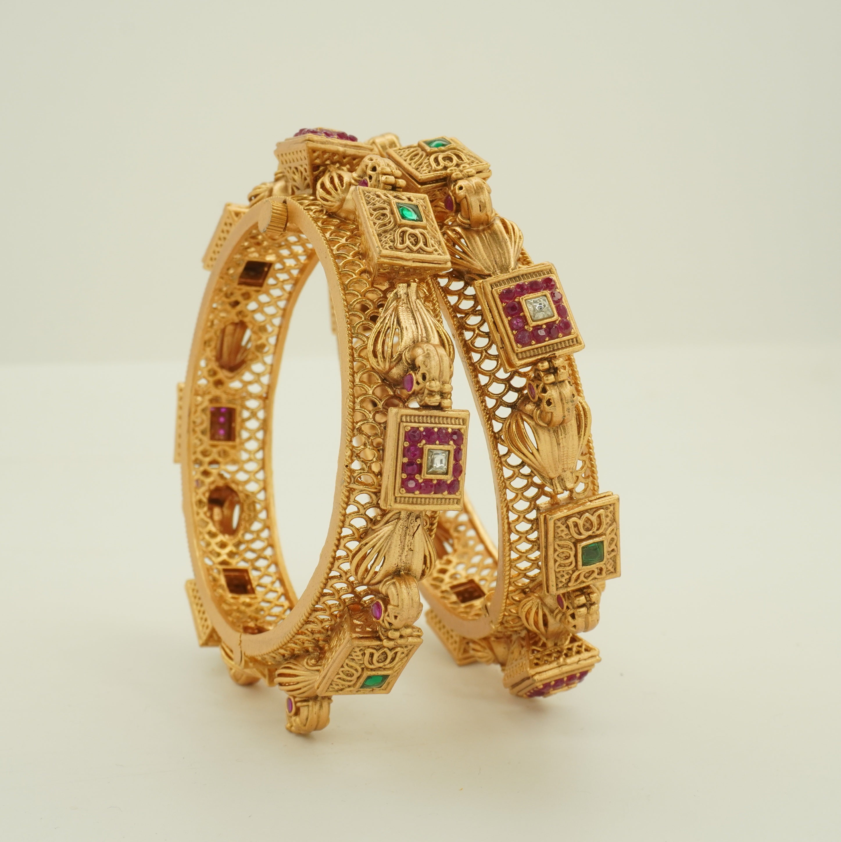 Designer Traditional Gold Tone Bangles for Women – Bridal Wedding Party Wear Kangan Pair