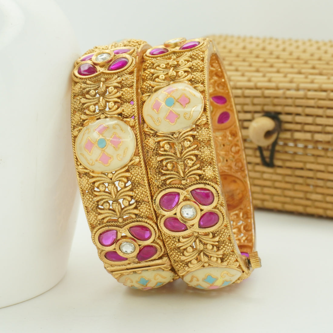 Premium Traditional Meenakari Kundan Bangles – Designer Wedding & Festive Kangan for Women