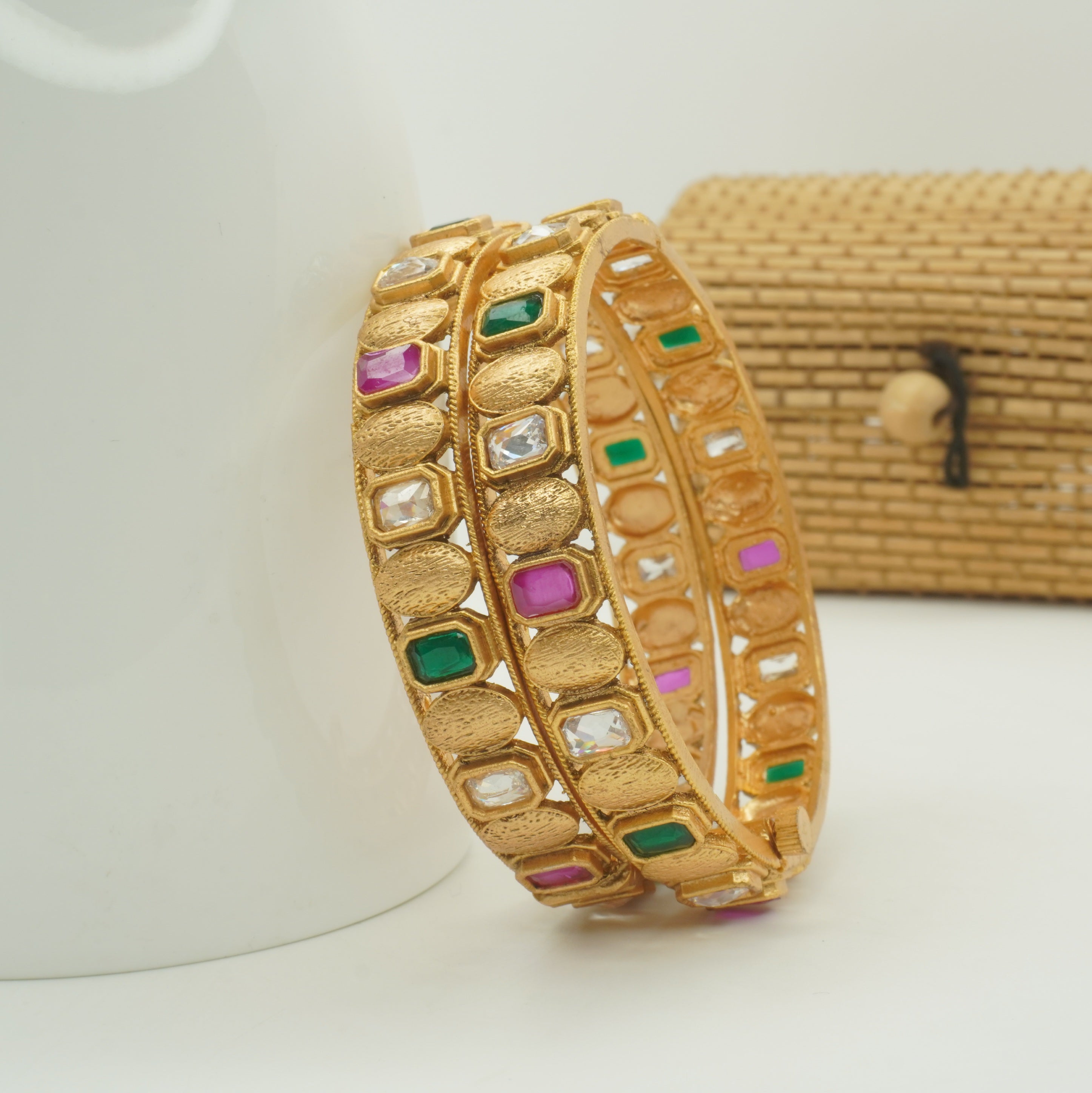 Trending Traditional Gold Plated Kundan Bangles Luxury Wedding Collection for Women